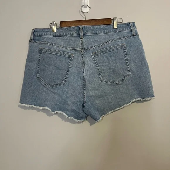 Torrid Denim Women's Shorts Size 16 - Picture 4 of 6